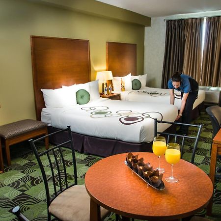 Deerfoot Inn And Casino Калгари Экстерьер фото