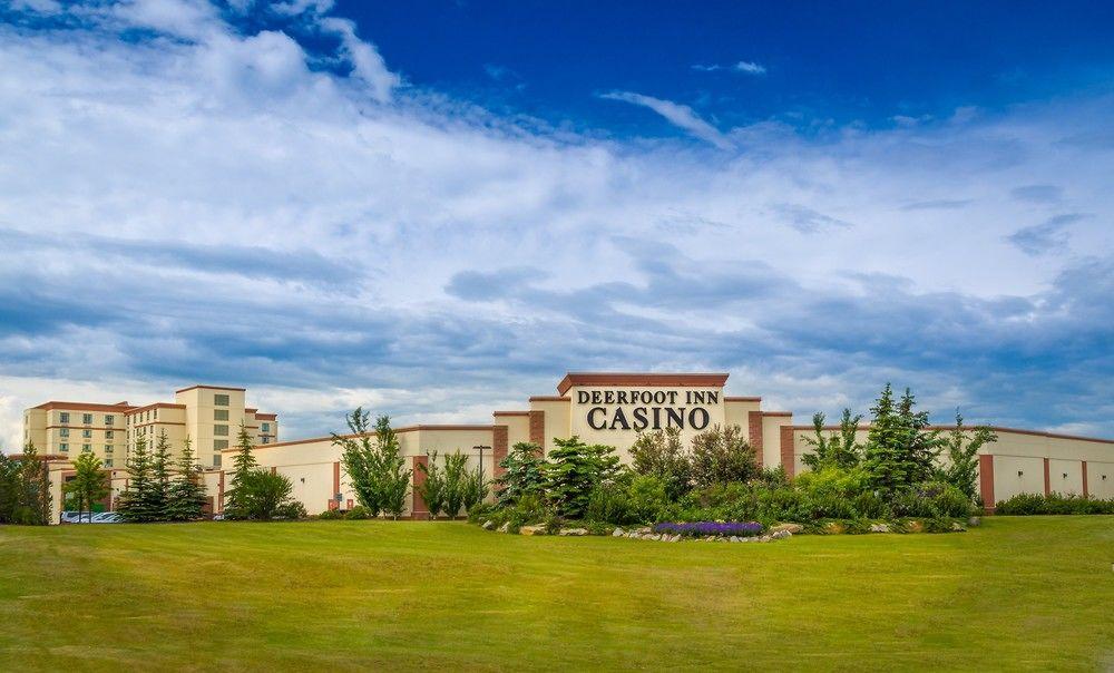 Deerfoot Inn And Casino Калгари Экстерьер фото