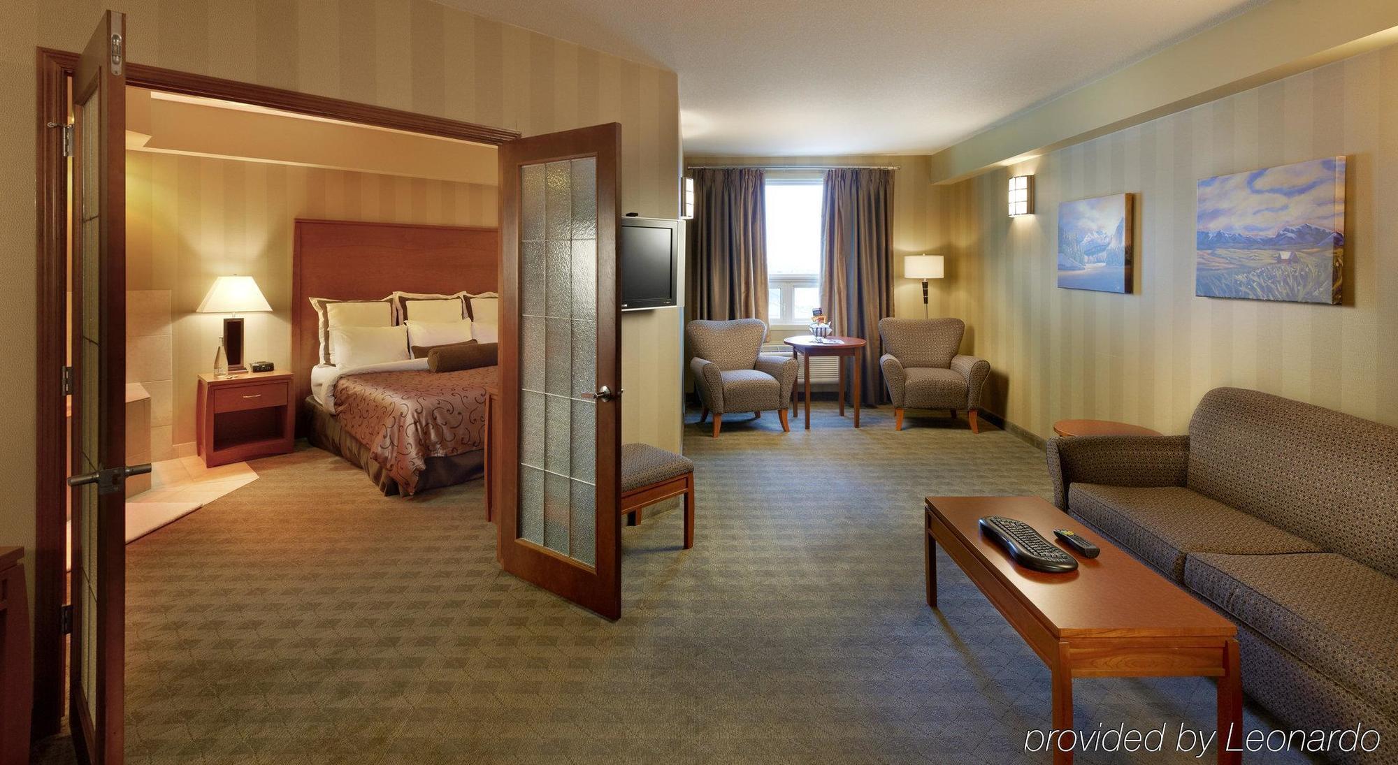 Deerfoot Inn And Casino Калгари Экстерьер фото